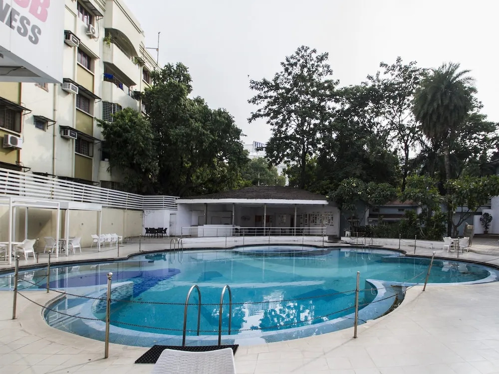 OYO 1410 Country Club Begumpet