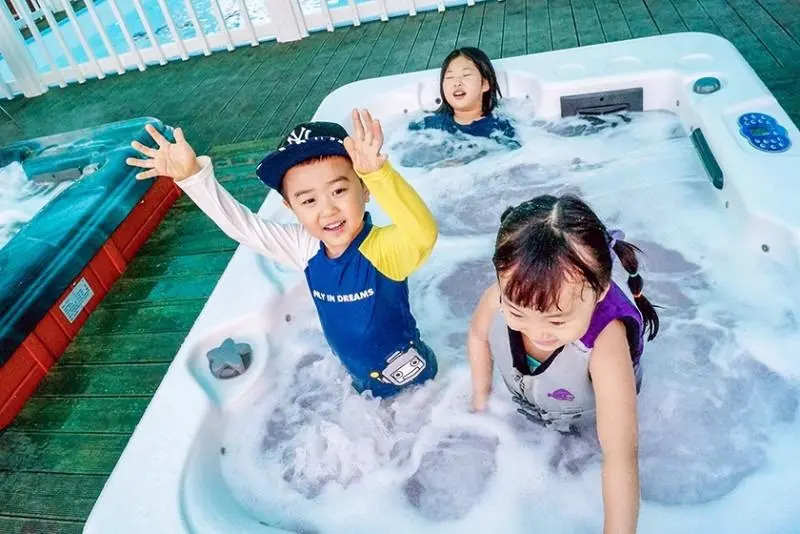 Gyeongju Sea Road Pension [outdoor spa & pool]