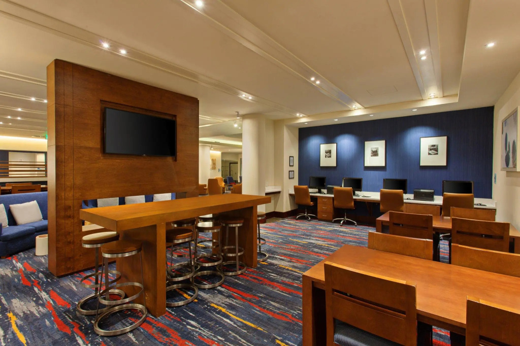 Holiday Inn Express Hotel & Suites Fishermans Wharf by IHG