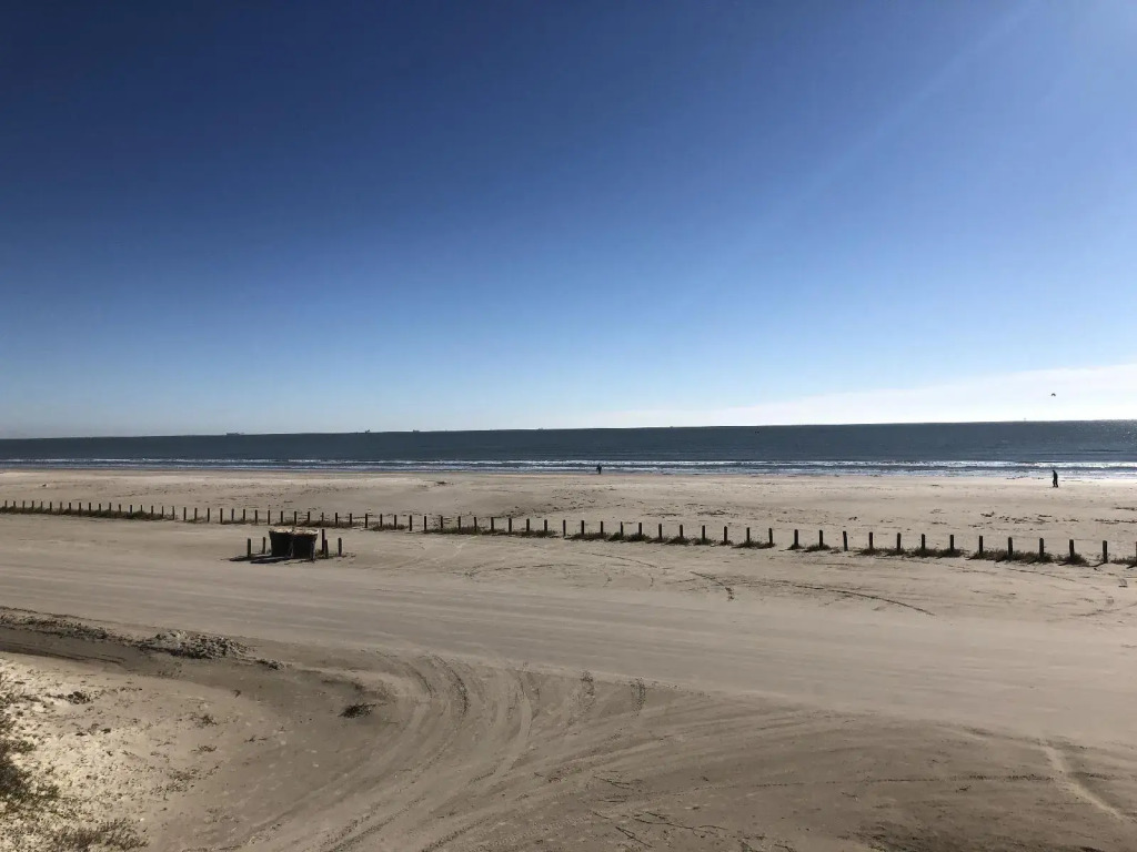 Beachgate CondoSuites and Oceanfront Resort