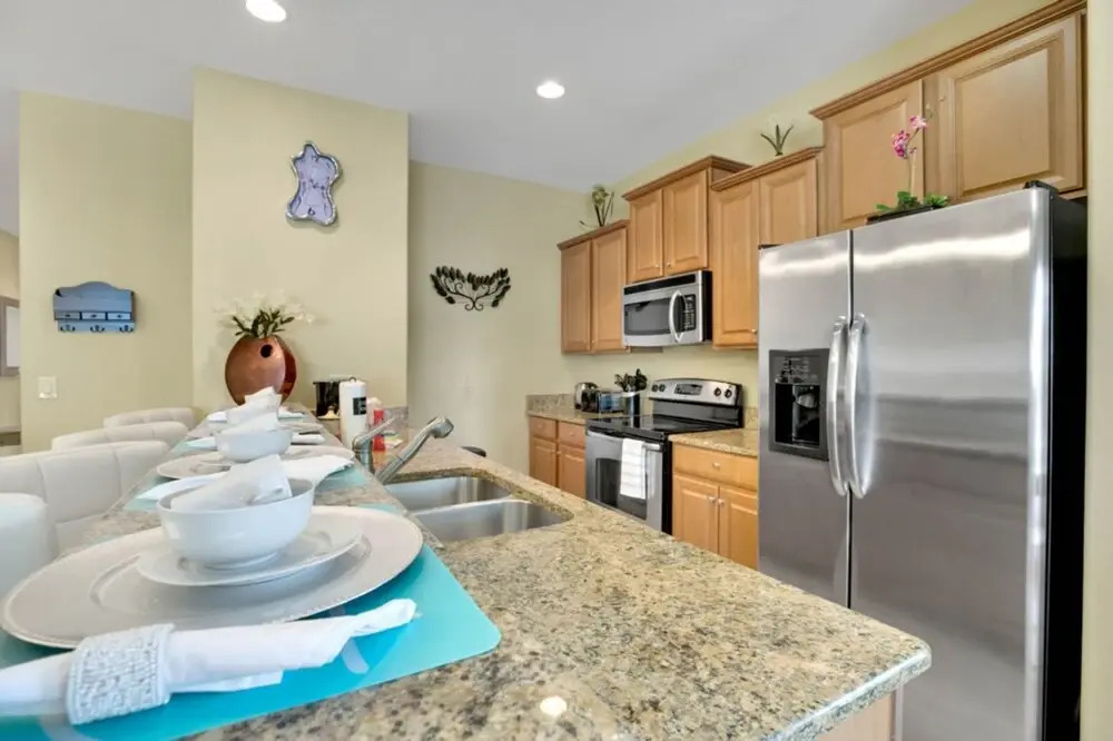 Paradise Palms - 3087 Beach Palm Avenue