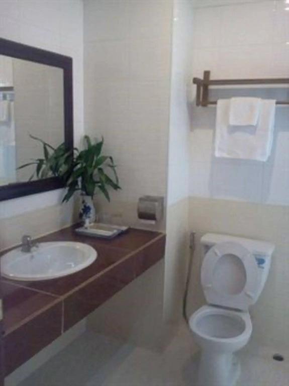 Han Kong Hotel and Restaurant