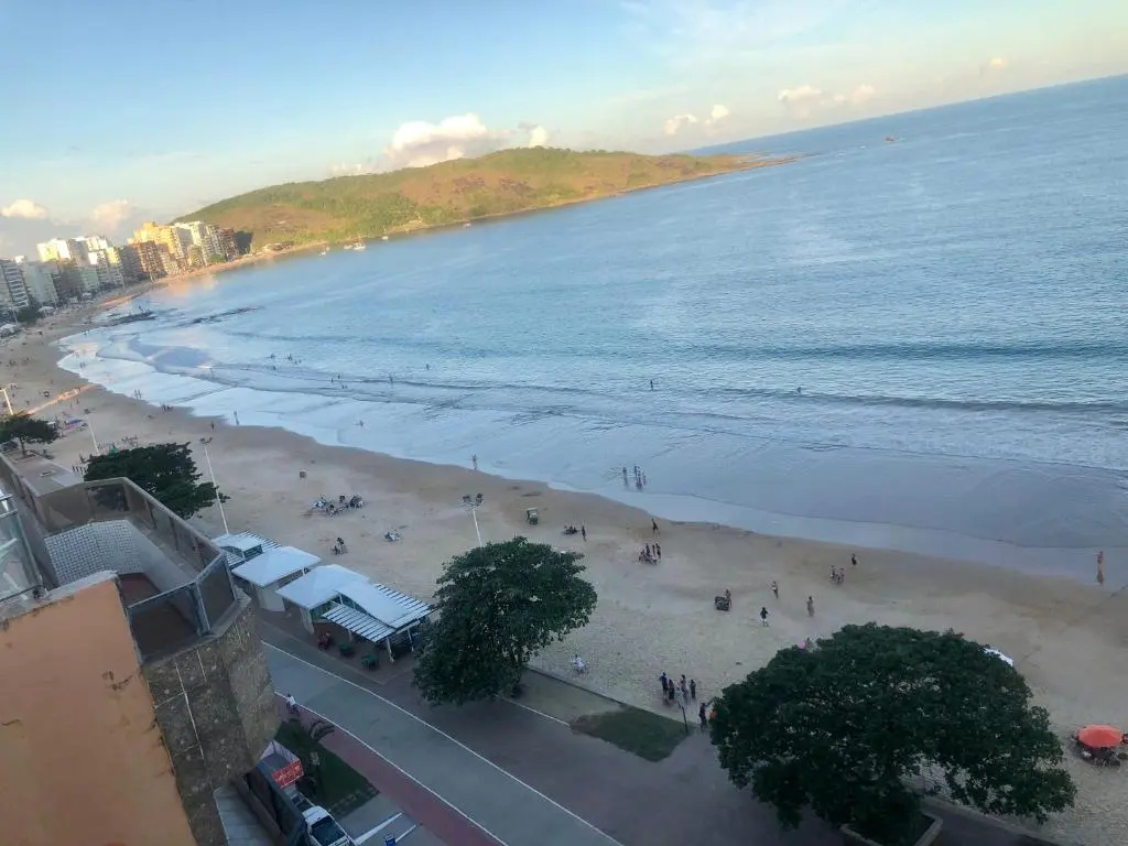 BEIRA MAR 3 suítes, lavabo, 2 Vagas Garagem, varandão, Smart TV- MELHOR LOCALIZAÇÃO - WIFI Vivo Fibra