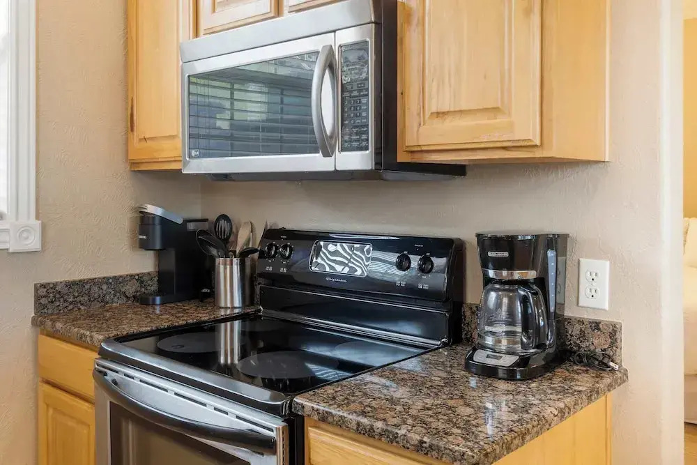 Blue Bird Hideaway - Near Silver Dollar City