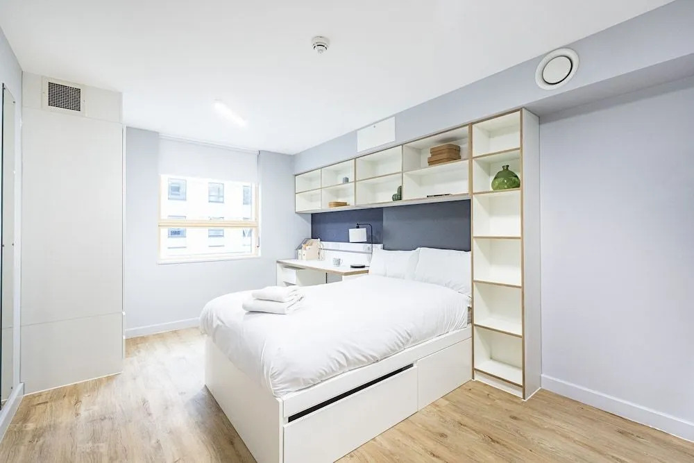 Magnificent Rooms Studios & Apartments