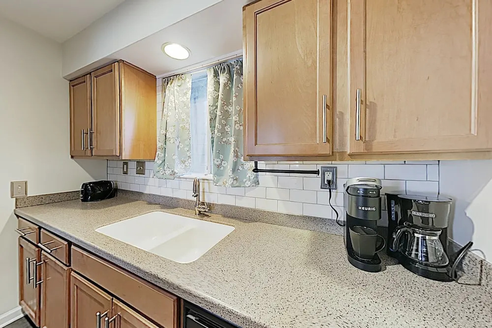 New Listing! Riverfront In Germantown 1 Bedroom Condo