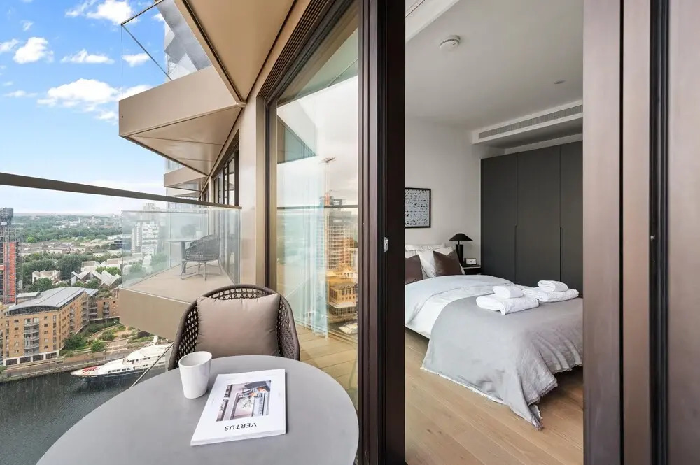 Luxury two Bedroom Apartment in East Londons Docklands