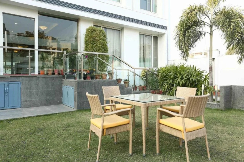 Treebo Premium Eden Residency Near Sec 29