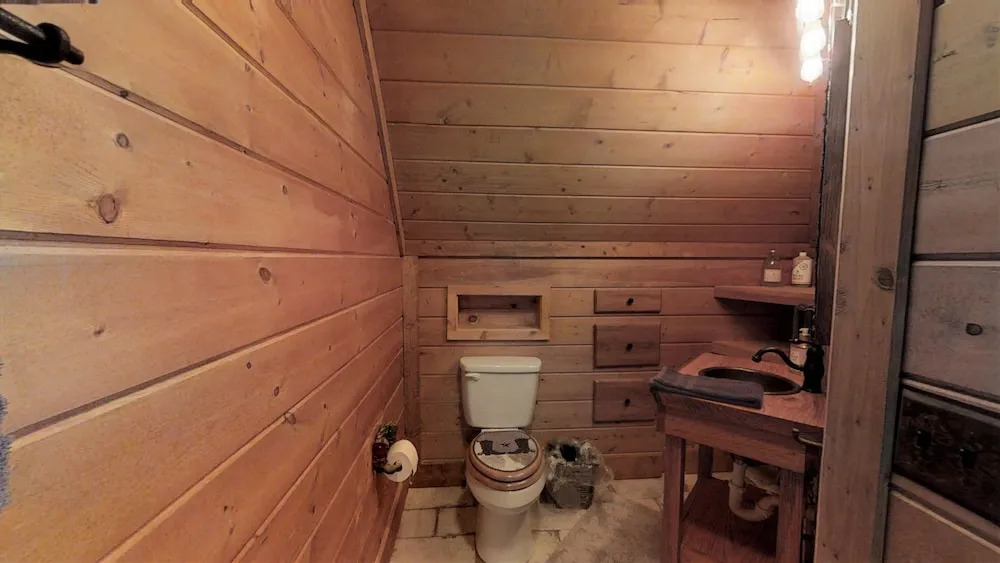 Best Of Both Worlds 2 Bedroom Cabin