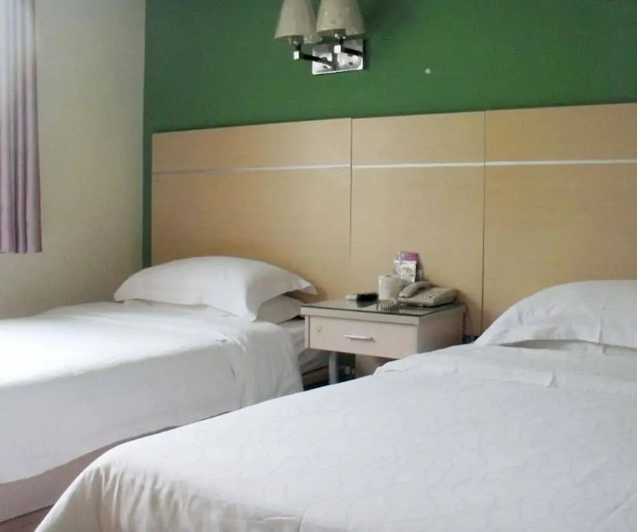 No. 8 Hotel Chain (Shenzhen Huaqiangbei)