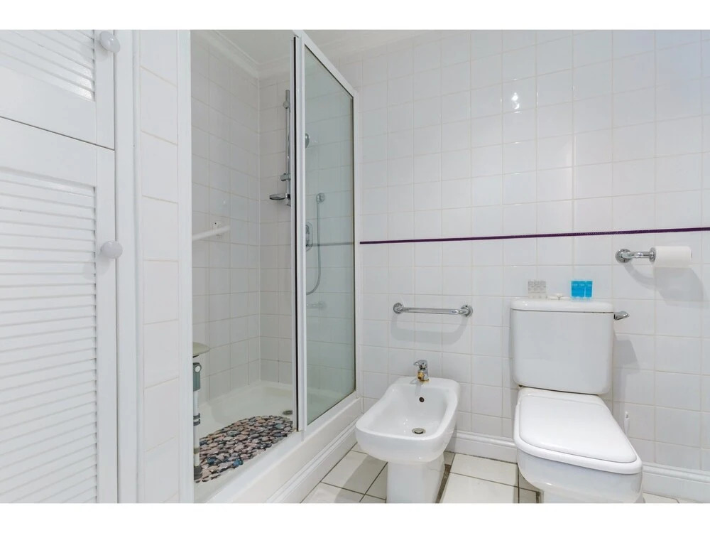 Bright, Spacious West Hampstead Flat for 4