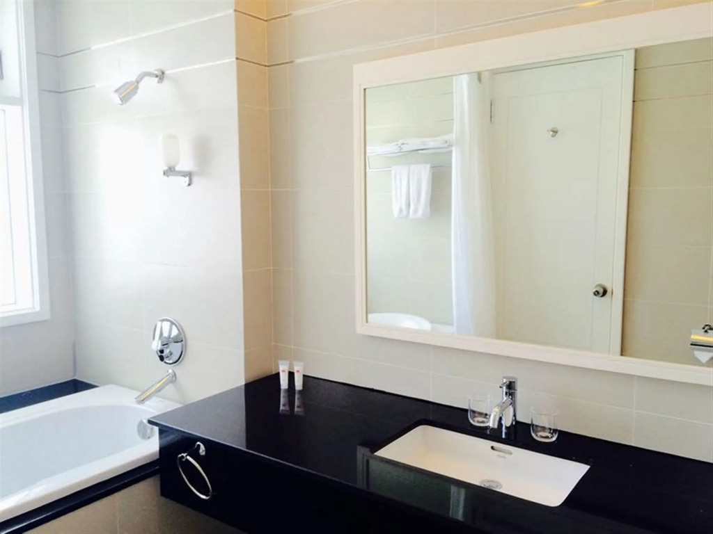 Nhi Phi Hotel