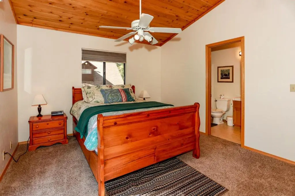Cozy Haven - 1966 by Big Bear Vacations