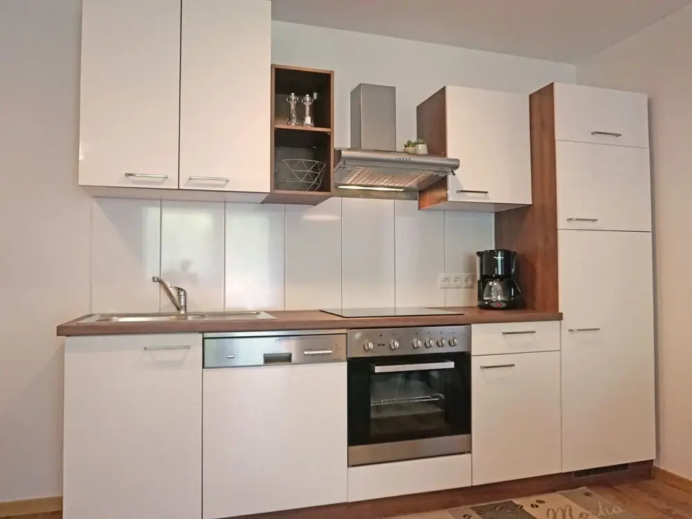 Jonas See in See With 1 Bedrooms and 1 5 Bathrooms