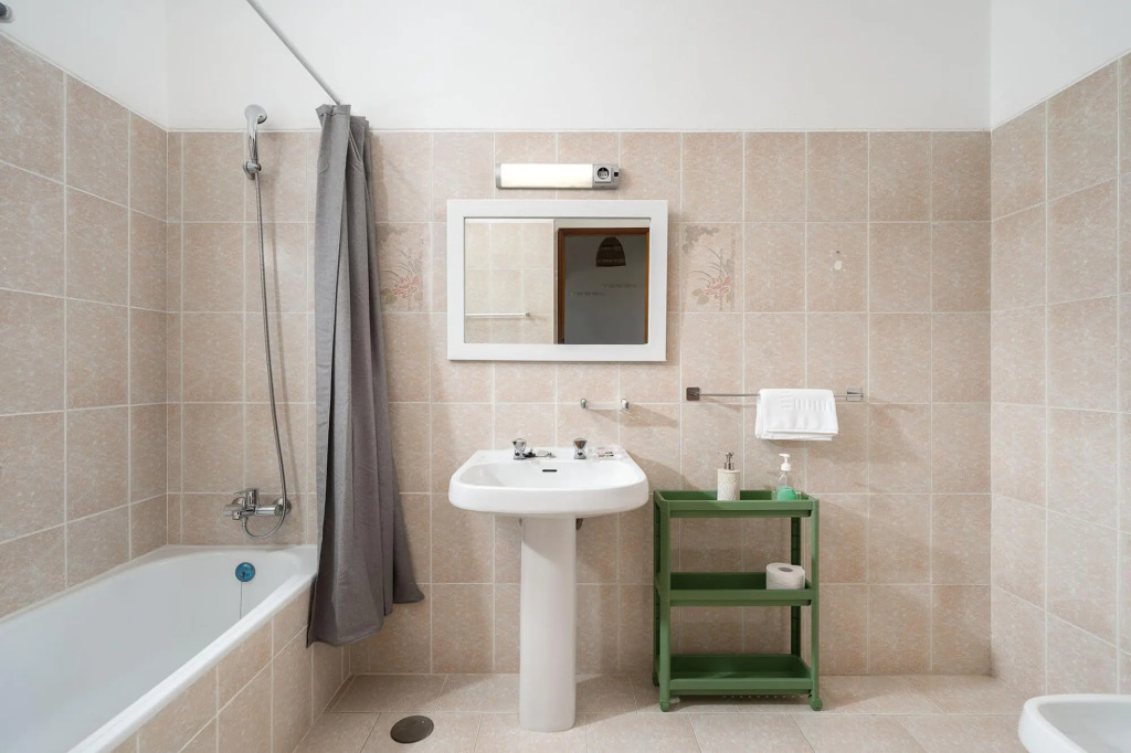 Villa Harpista in Guia by Ideal Homes