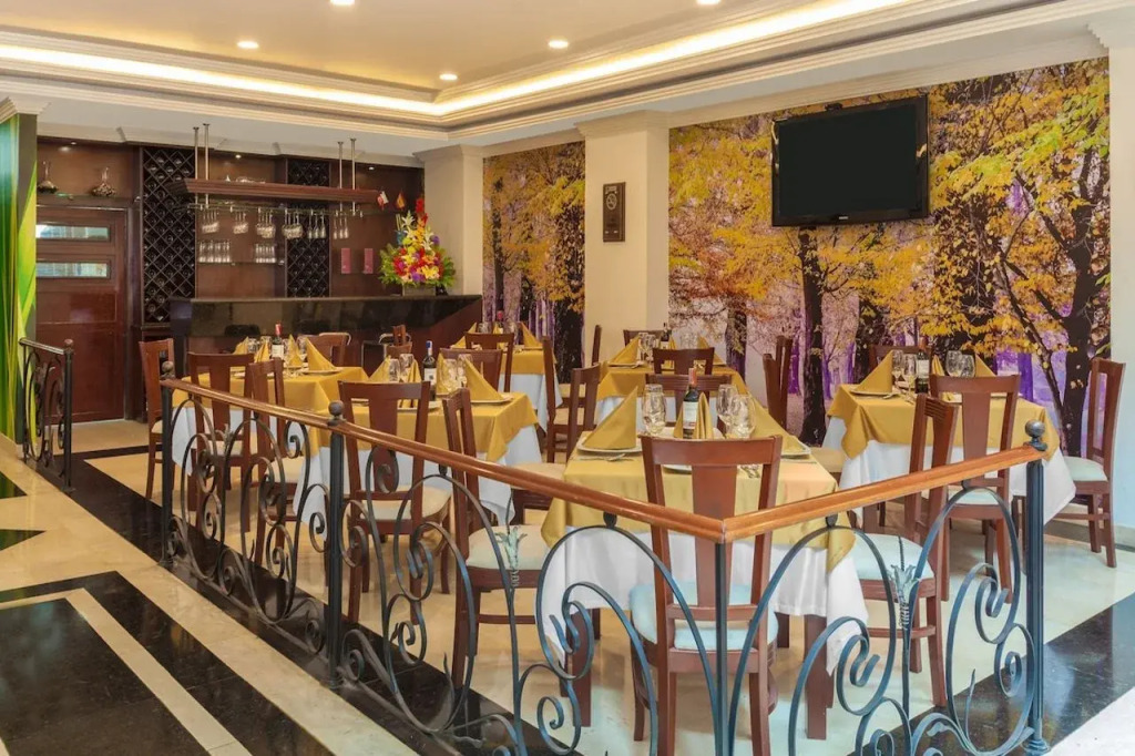 Hotel Embassy Park