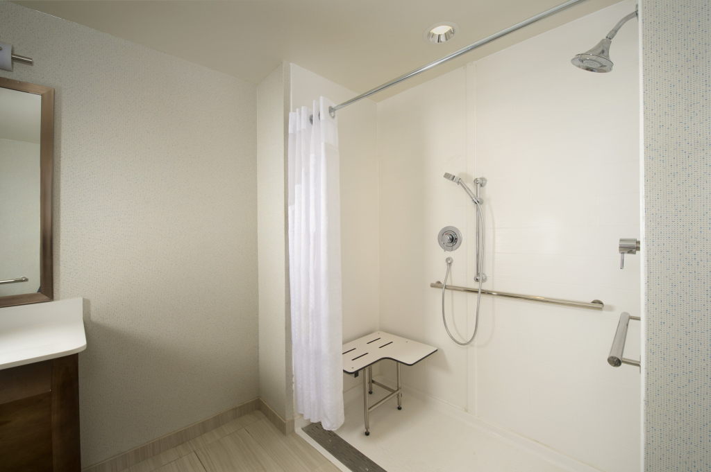 Holiday Inn Express & Suites Bay City by IHG