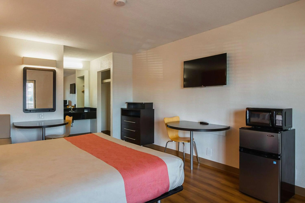 Motel 6-Savannah, GA - Midtown