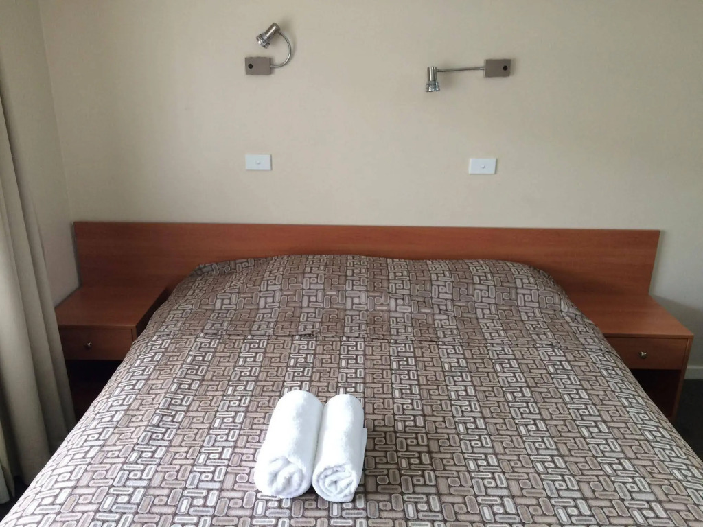 Liberty Plains Motor Inn