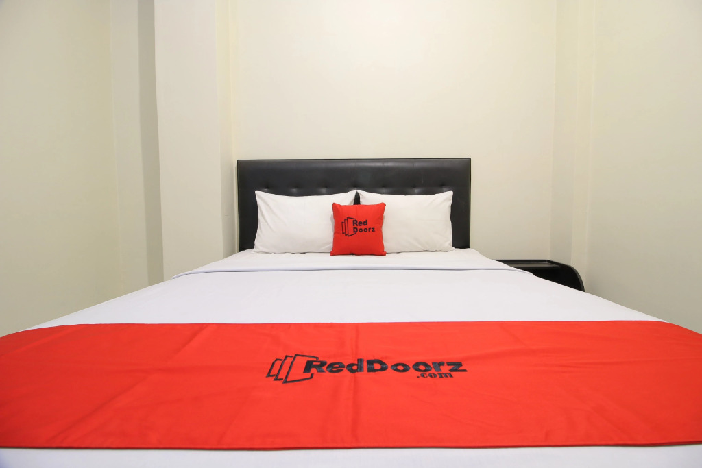 RedDoorz Plus near Universitas Negeri Yogyakarta