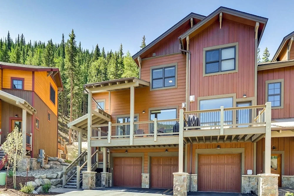 New W/pool & Private Hot Tub, Walk To Gondola 3 Bedroom Townhouse