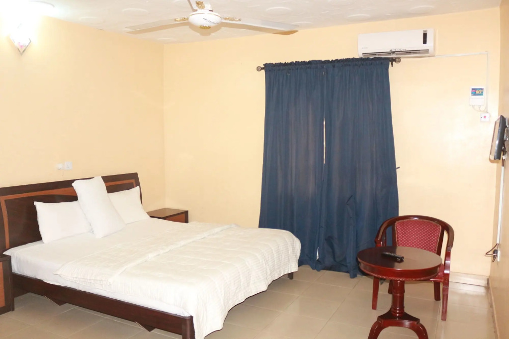 C'ron Hotels and Suites
