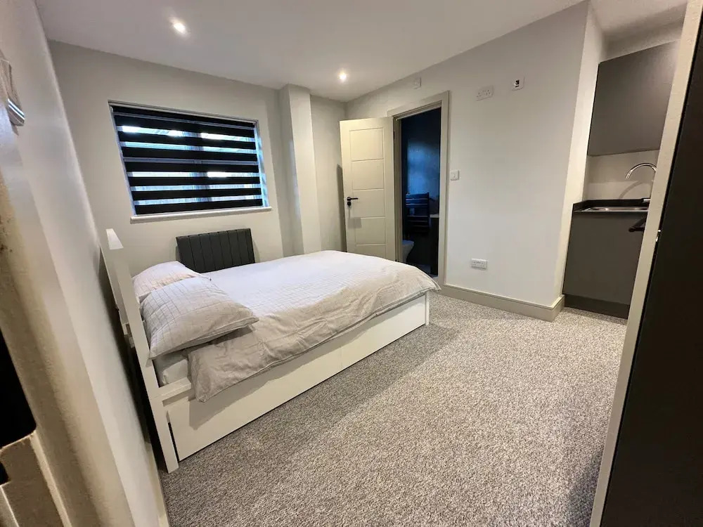 Captivating 6 -bed House in Waltham Abbey