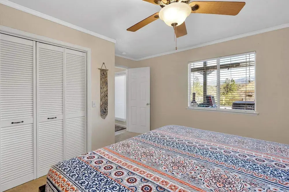 Awesome Views, Game Room, Hot Tub and More!