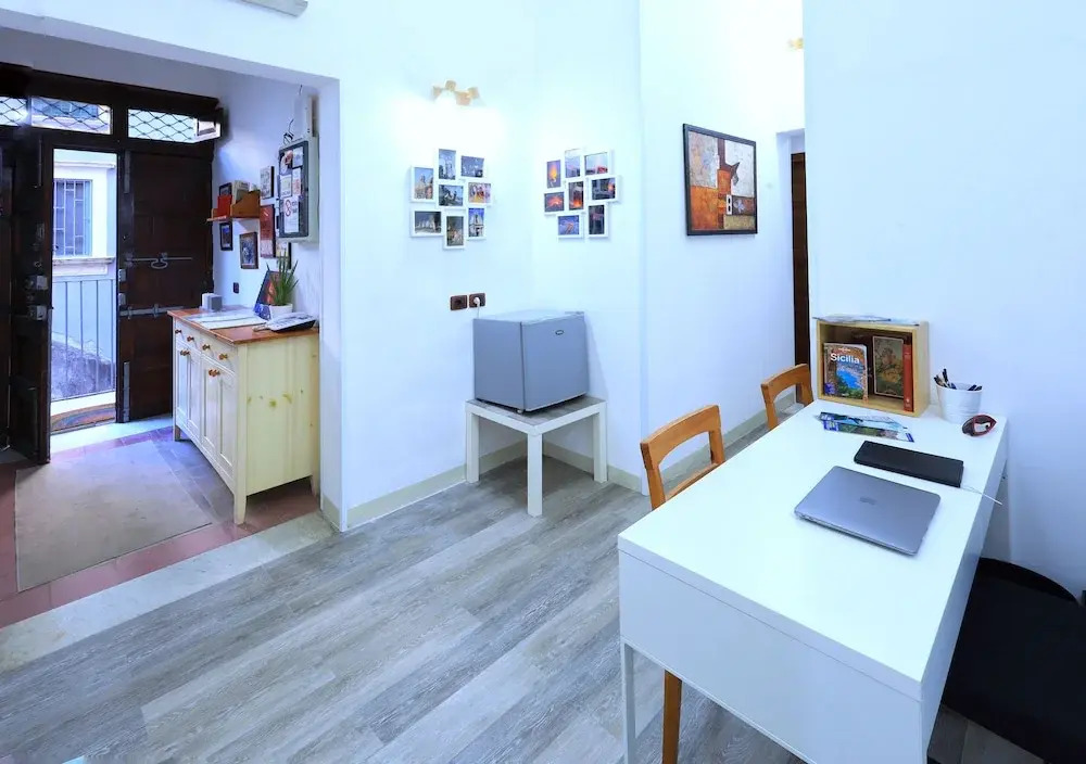 Cataneasy Rooms