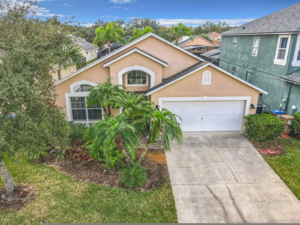 910 Seasons Blvd in Kissimmee, Kissimmee