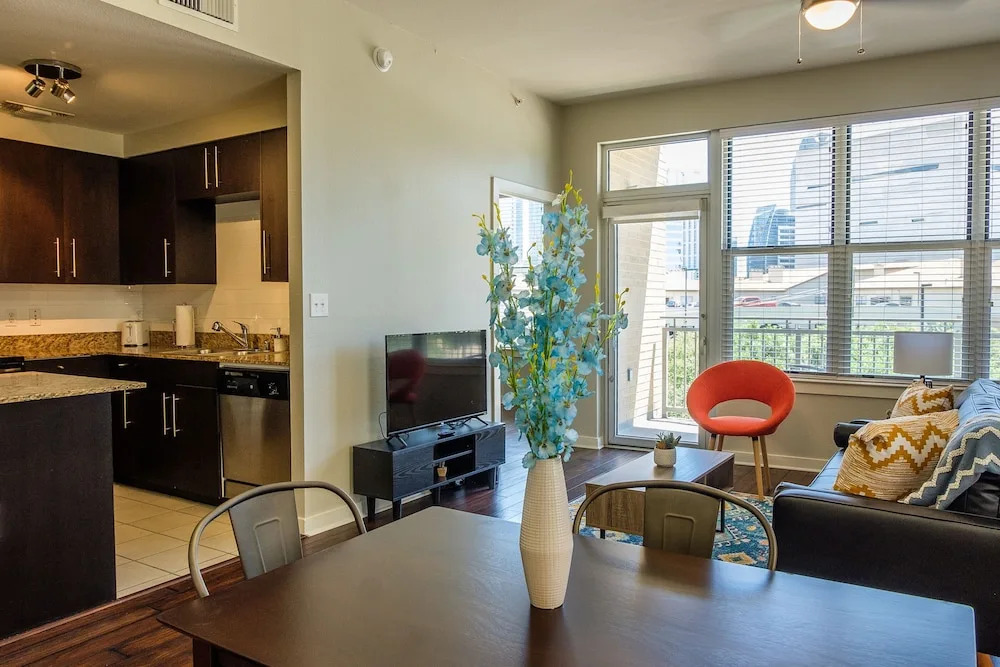 Reverchon Park Apartments by Frontdesk