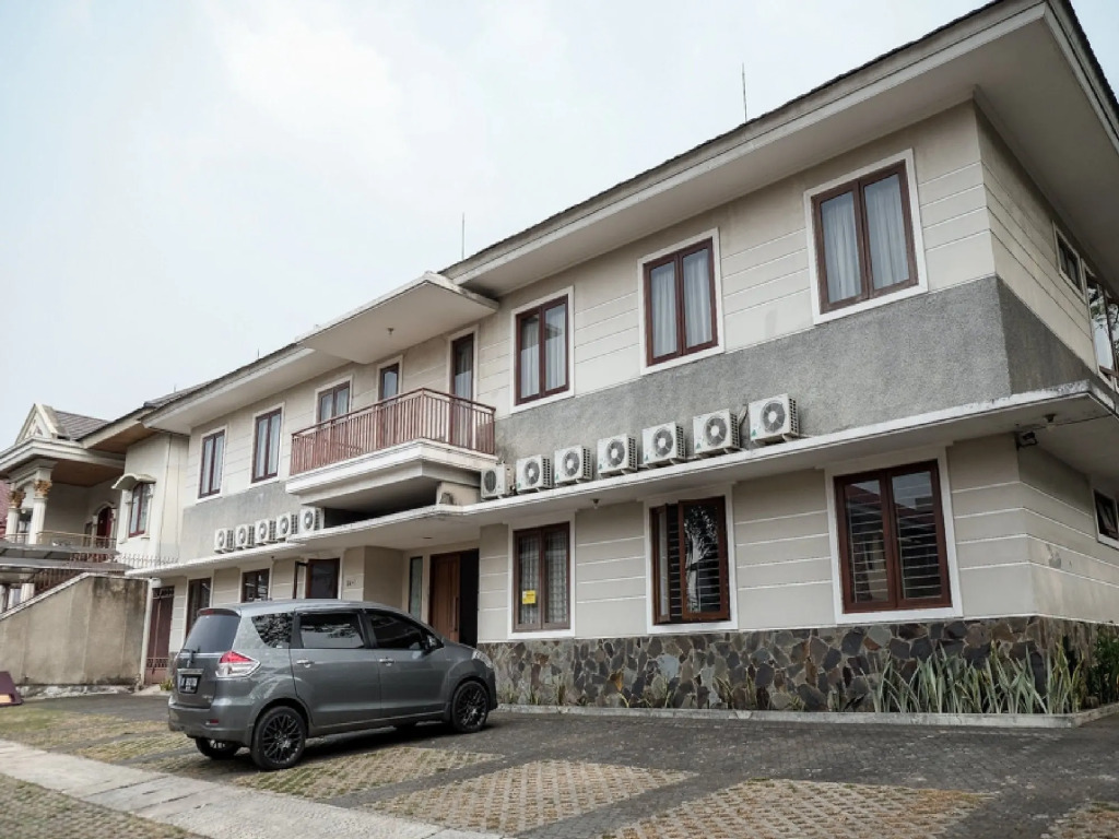 RedDoorz near Supermall Karawaci 2