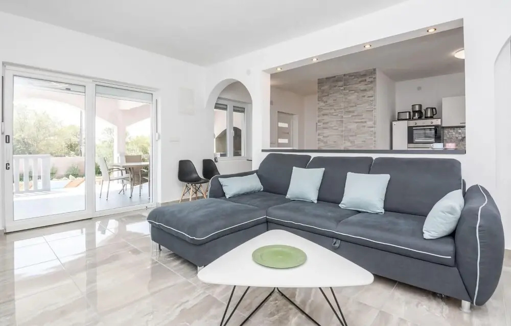 Stunning Home in Benkovac With Wifi, 3 Bedrooms and Outdoor Swimming Pool