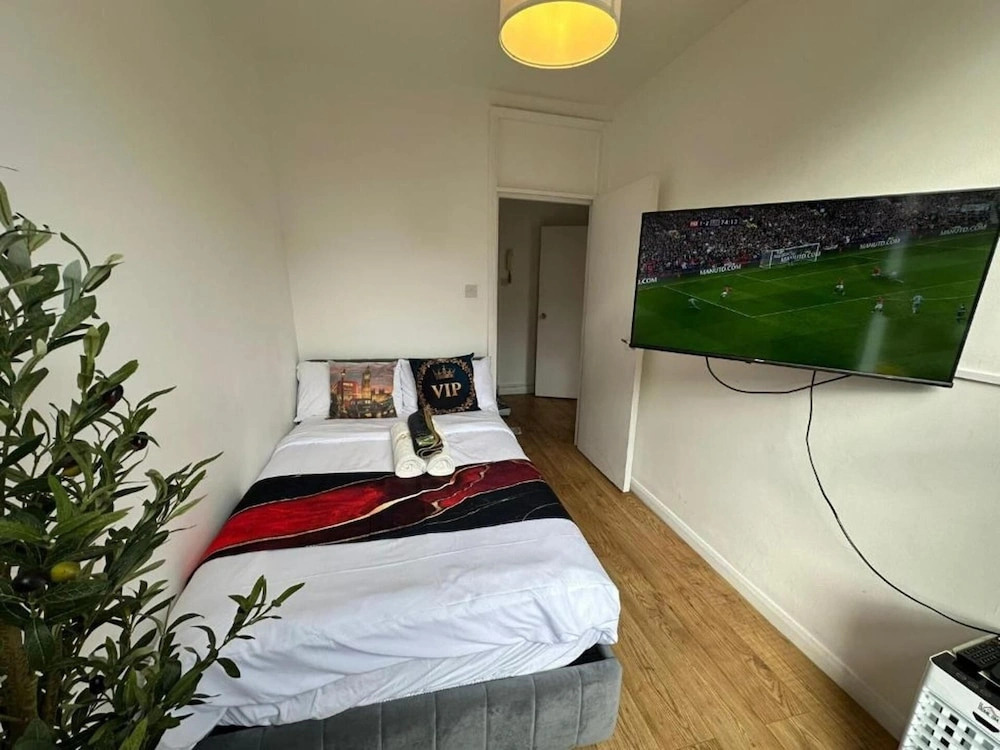 London-2br-sleeps6-skysports-netflix-disneyplus