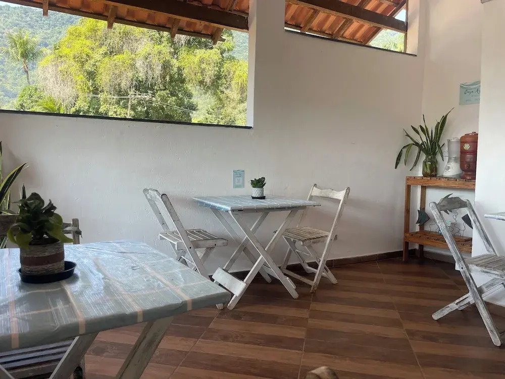 Suites Casa Azul-Vila do Abraão- conforto, limpeza, ótima localização