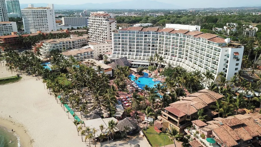 Qualton Club & Spa Puerto Vallarta