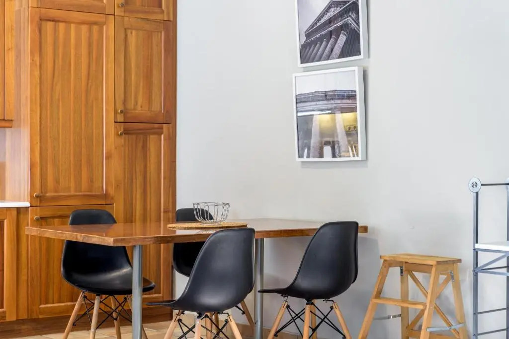 A Beautiful 2 bdr House in the Heart of Plaka