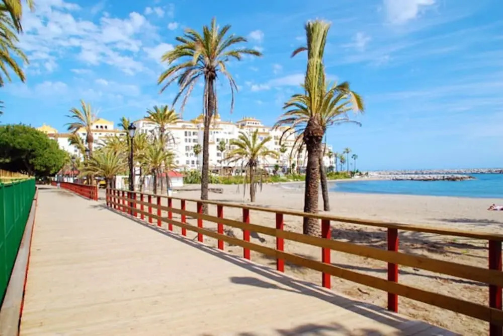 Apartment with 2 Bedrooms in San Pedro Alcántara, with Wonderful City View, Pool Access, Furnished Terrace - 300 M From the Beach