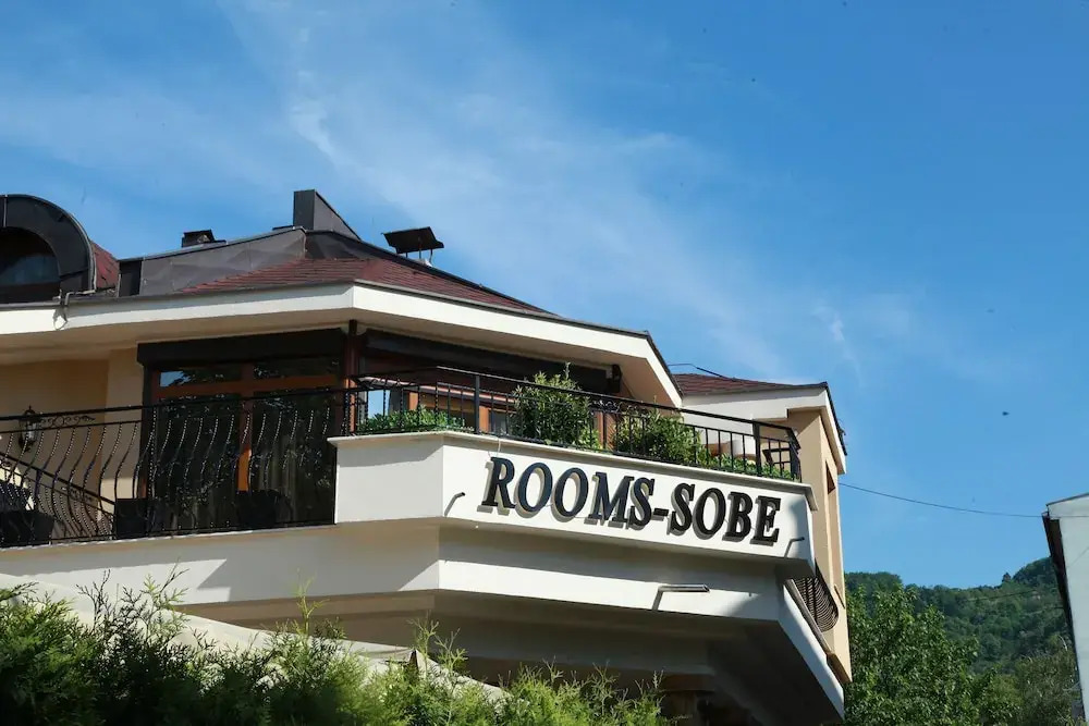 Provence rooms