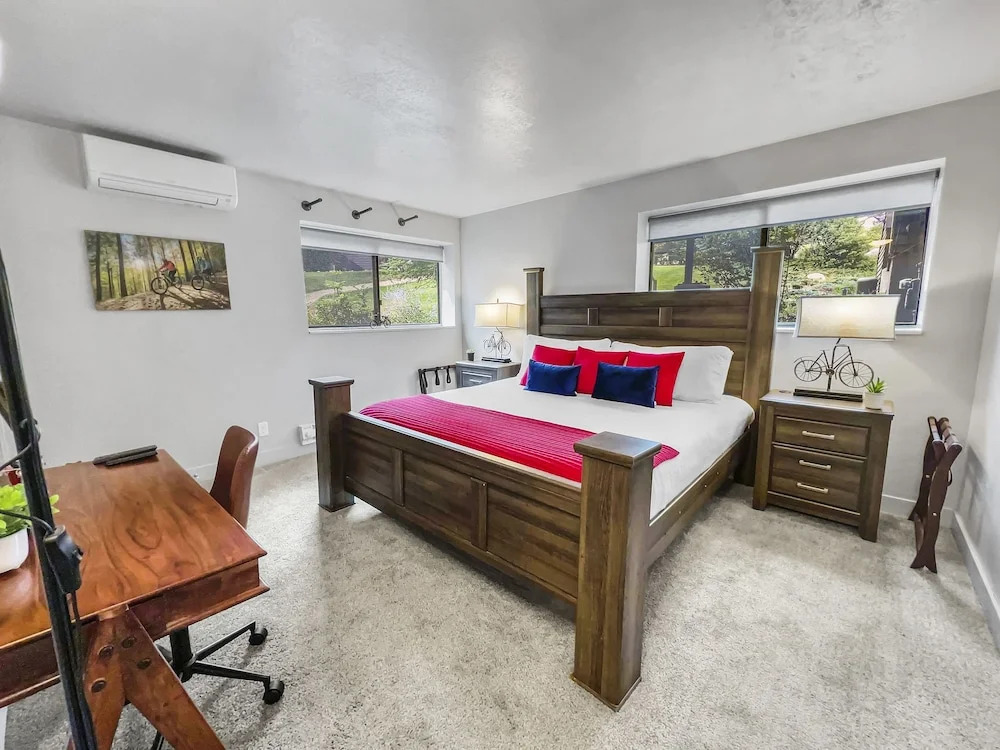 Hidden Haven At Apache Trail! 4 Bedroom Townhouse by RedAwning