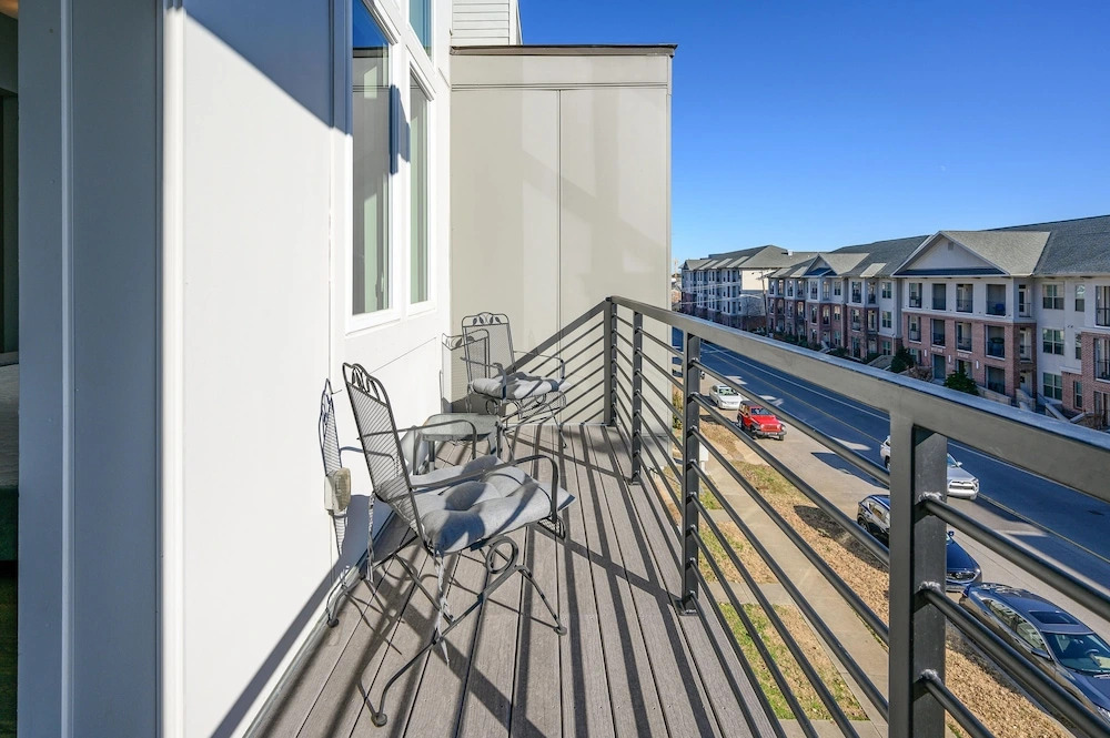 New Listing! Ultra-posh West End Townhome 4 Bedroom Townhouse