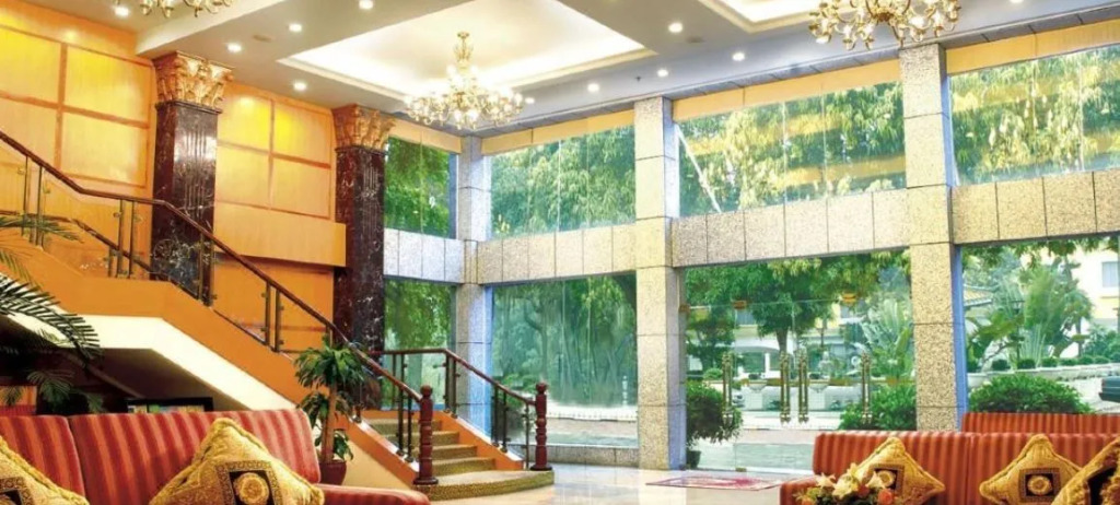 Palm Hotel