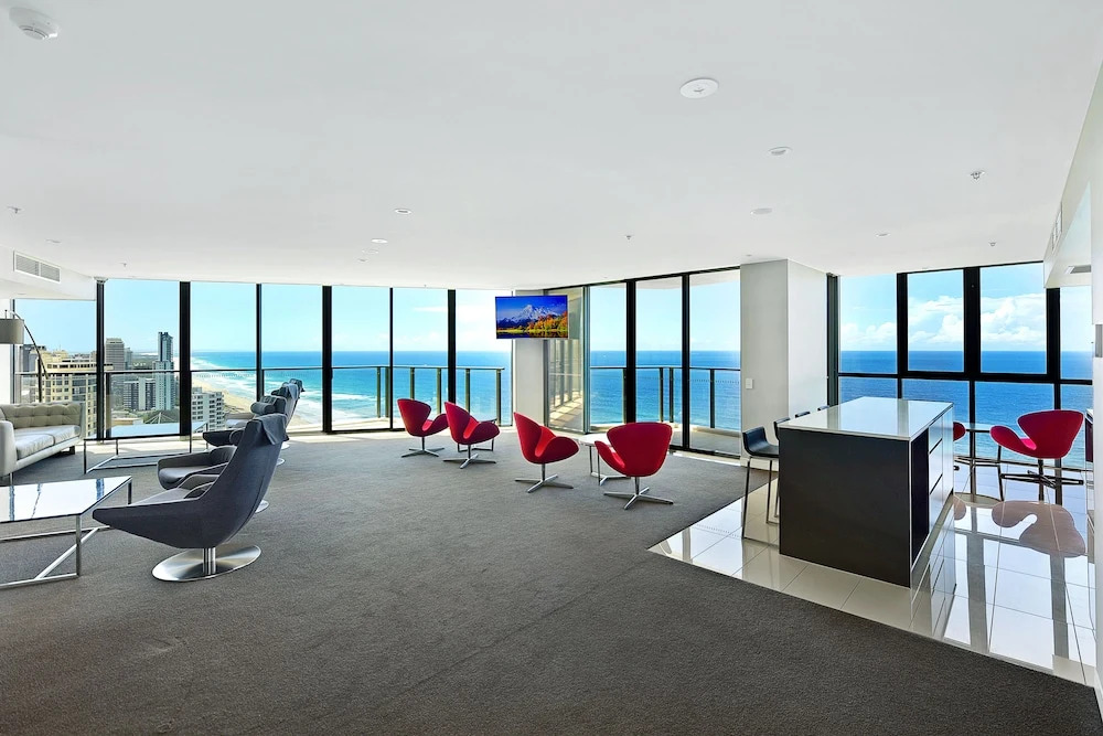 Private 2 Bedroom Ocean View Apartment in Rhapsody