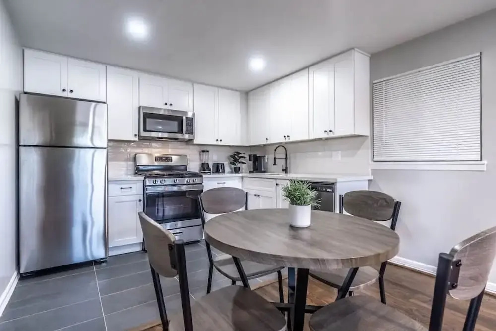 Spacious Apt Home 6 Min From Medical Center!