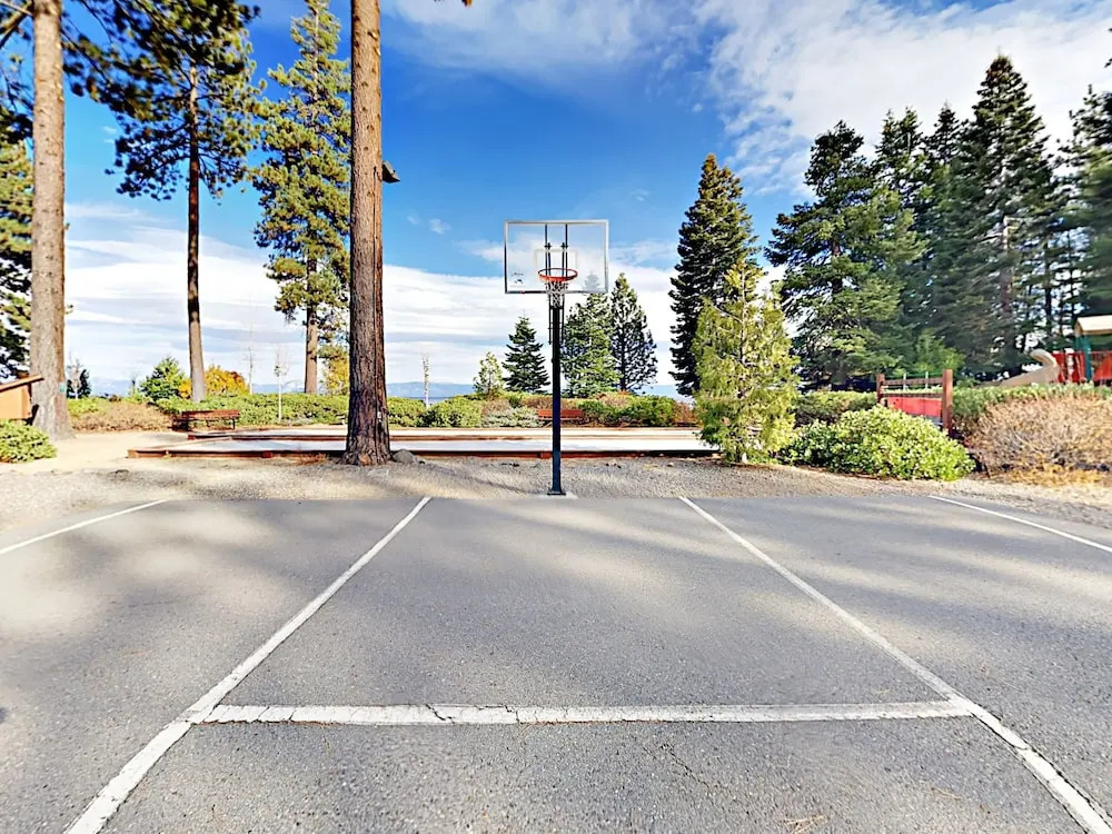 New Listing! Custom Alpine Home w/ Private Hot Tub home