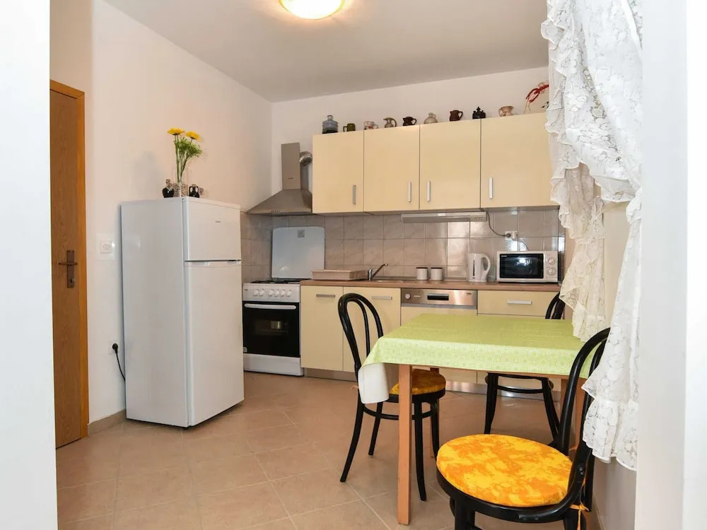 Holiday Home in Veli Iz With Fenced Garden