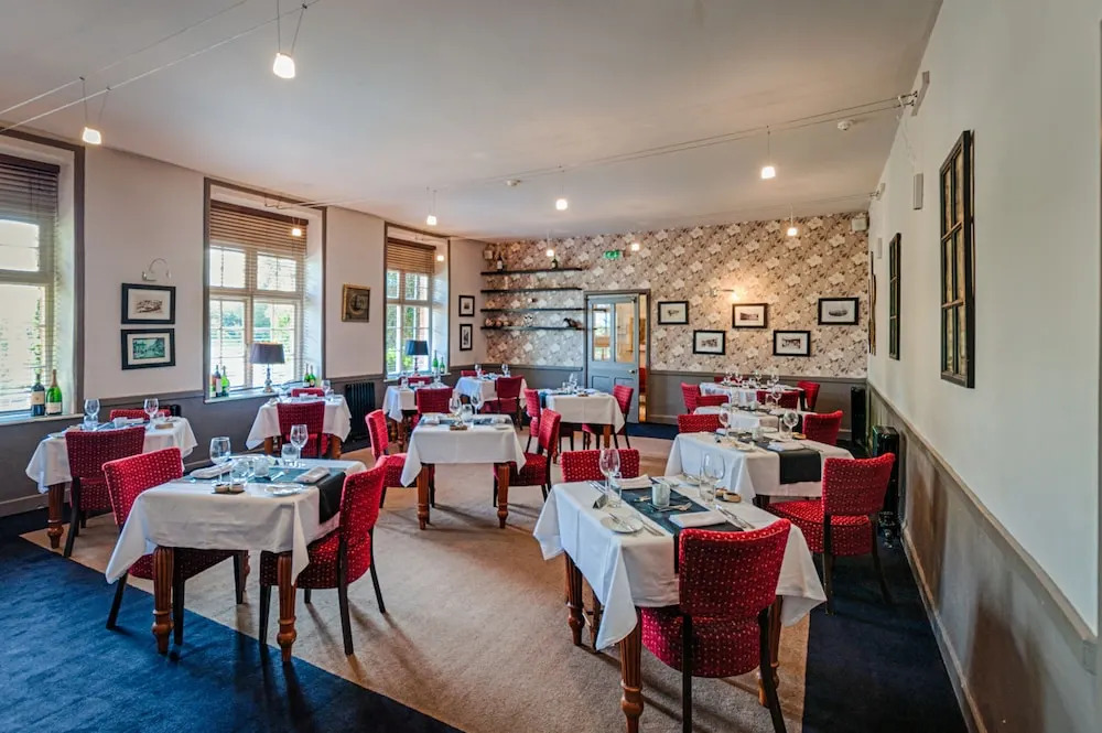The Edgemoor Hotel
