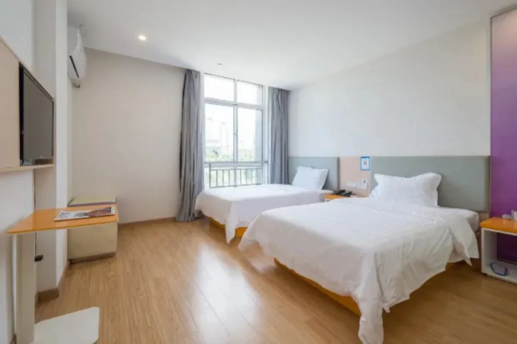 New City Hotel (Golden Eagle International, South Kunshan High-Speed Rail Station Branch)