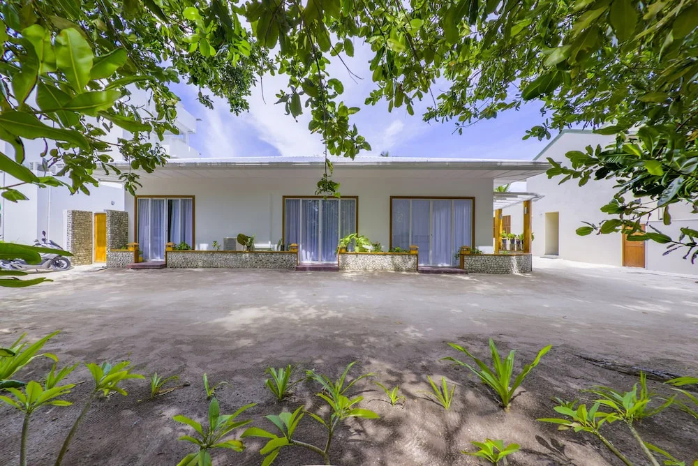 Dhigurah Retreat Beach