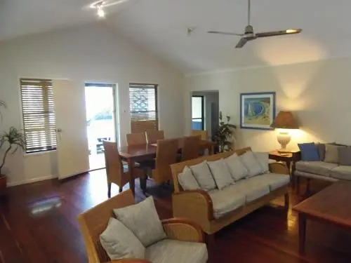 8 Orania Court Rainbow Shores